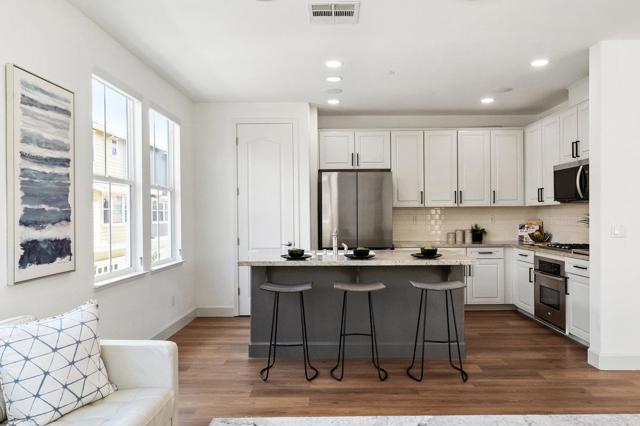 201 Keech Drive,  CA: https://media.crmls.org/mediaz/c013dc6e-714a-47cb-b33b-2481445f7596.jpg