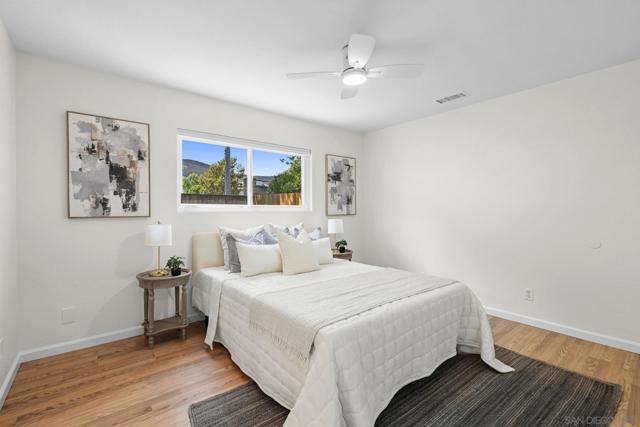 13250 Powers Ct, Poway CA: https://media.crmls.org/mediaz/c013f2be-5aa0-4426-929b-ab08e884d2a3.jpg