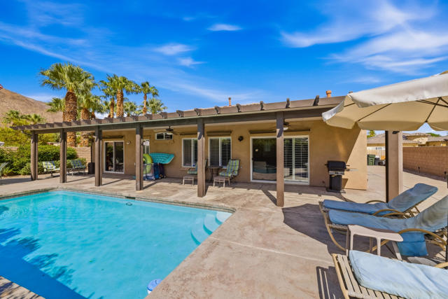 895 Ventana, Palm Springs, CA 92262