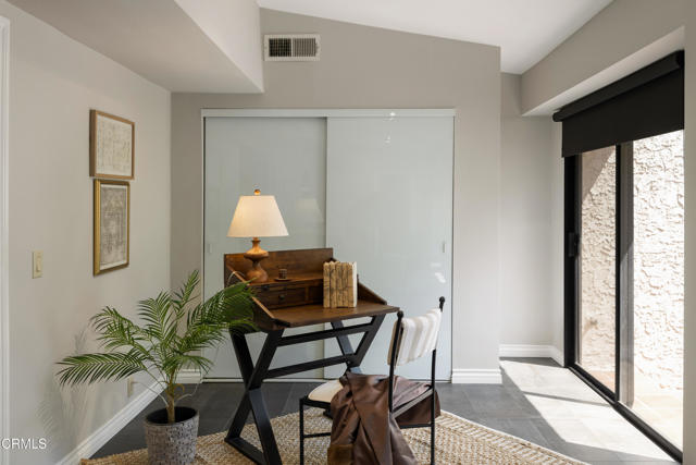 872 Flores De Oro, South Pasadena CA: https://media.crmls.org/mediaz/c015588e-c4b0-4337-bde9-b691651cfc2d.jpg