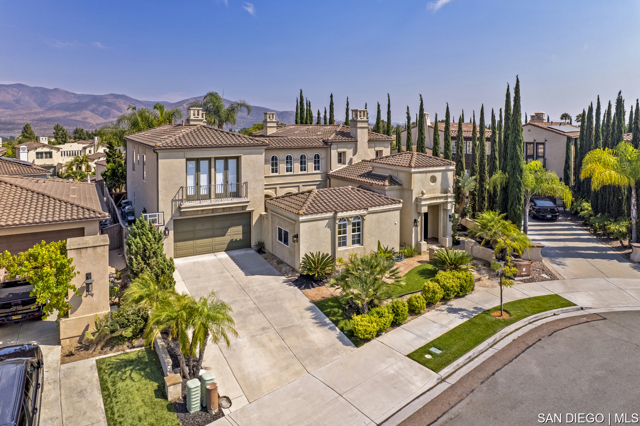 2832 Echo Ridge CT, Chula Vista CA: https://media.crmls.org/mediaz/c015bdff-961d-40a0-9905-9a5e6bab17bc.jpg