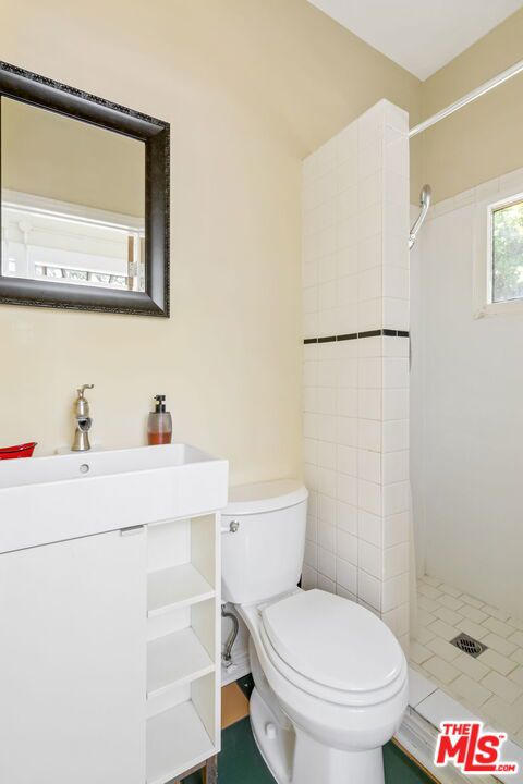 1501 S Harvard Boulevard, Los Angeles CA: https://media.crmls.org/mediaz/c016eddb-4120-40d3-8775-d25fd113a45e.jpg