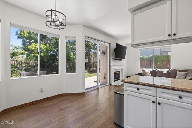 5004 Ladera Vista Drive, Camarillo CA: https://media.crmls.org/mediaz/c0175880-67bf-4875-aab5-c18f77934468.jpg