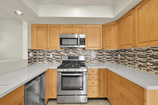 1484 Versailles Drive, Palm Springs, CA 92264