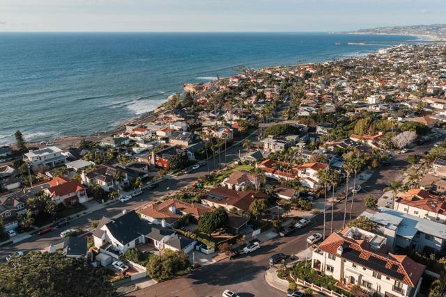 1011 Devonshire Drive, San Diego CA: https://media.crmls.org/mediaz/c01824bc-4bb3-43d3-b40e-58c8870d30bc.jpg