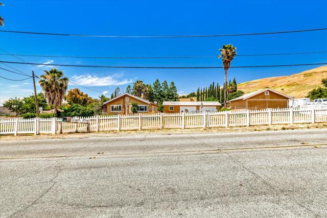 1995 Old Calaveras Road, Milpitas CA: https://media.crmls.org/mediaz/c0184bee-dd05-4160-bd61-a550a1adb4d1.jpg