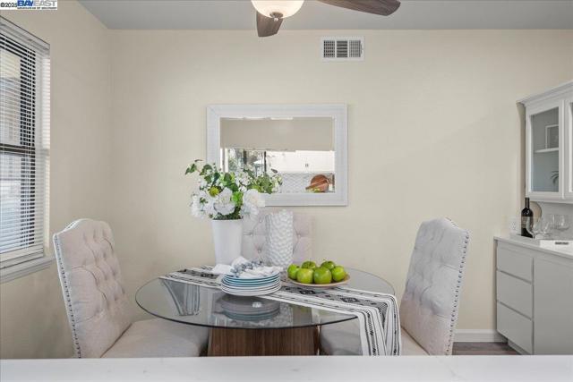41351 Fremont Blvd, Fremont CA: https://media.crmls.org/mediaz/c0189b7a-5d9a-4e1b-ac07-b5c730feaec9.jpg