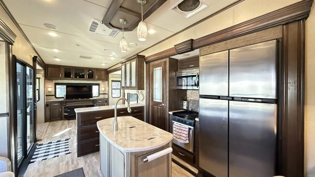 69411 Ramon Rd #713, Cathedral City CA: https://media.crmls.org/mediaz/c018b544-b9af-4179-914f-1a013a70ffe1.jpg