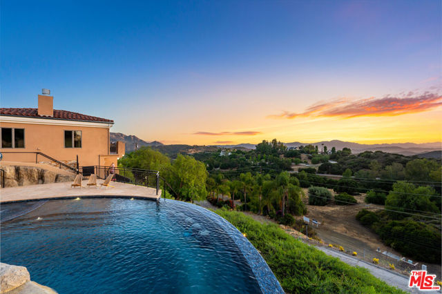 24410 Mulholland Highway, Calabasas CA: https://media.crmls.org/mediaz/c0196be5-ef48-4a0f-a22e-23f733125972.jpg