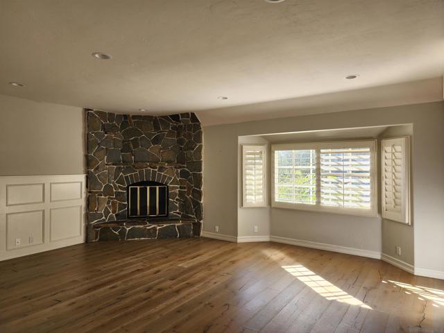 1402 Via Mil Cumbres, Solana Beach CA: https://media.crmls.org/mediaz/c01a26d5-aa81-4575-81ed-b562c5d92cae.jpg
