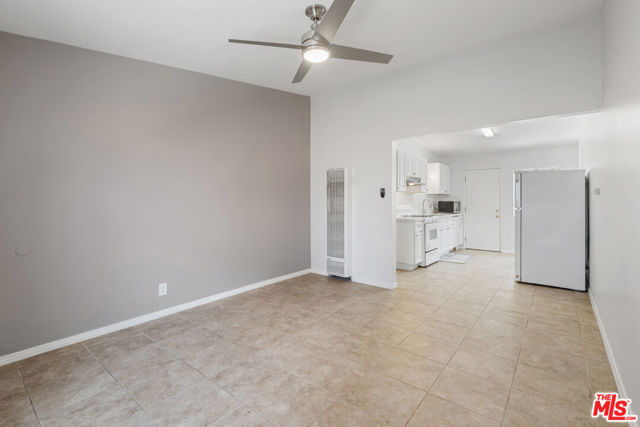 2204 Carnegie Lane, Redondo Beach CA: https://media.crmls.org/mediaz/c01a71a7-ba01-4617-bf03-2cfc549acf33.jpg