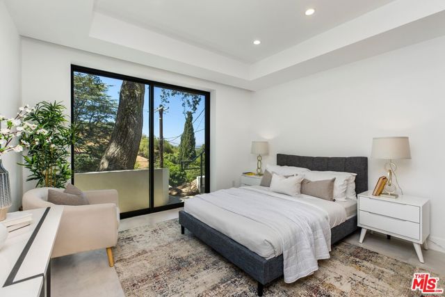 14899 Round Valley Drive, Sherman Oaks CA: https://media.crmls.org/mediaz/c01baeb3-64db-4ecc-8c52-5614742a8c57.jpg