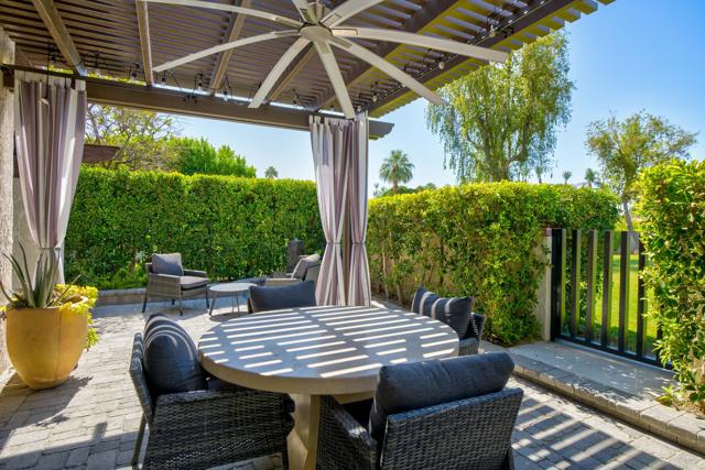 24 Calle Ardilla, Rancho Mirage CA: https://media.crmls.org/mediaz/c01c5569-c2e5-4c9b-9b83-53e24978092d.jpg