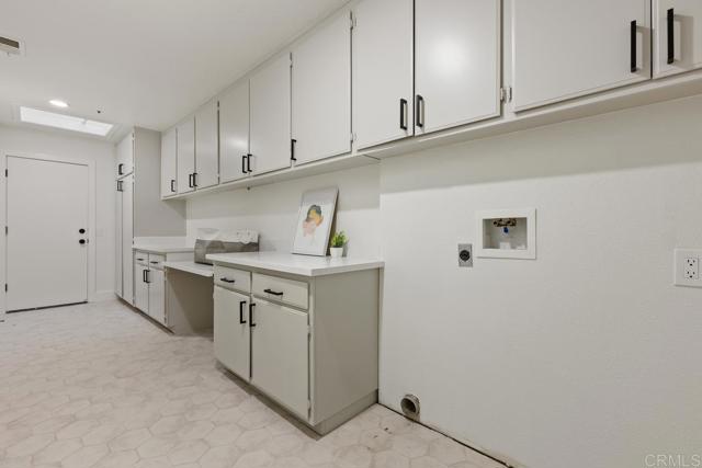 Detail Gallery Image 27 of 49 For 2533 Holly Valley Dr, Vista,  CA 92084 - 3 Beds | 2 Baths