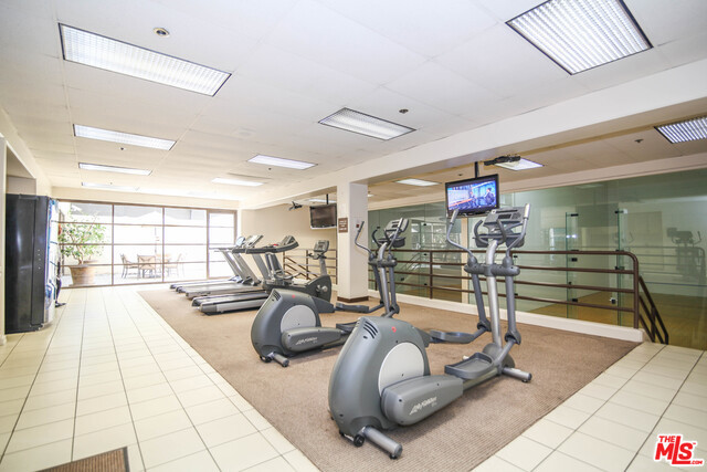 600 W 9Th Street, Los Angeles CA: https://media.crmls.org/mediaz/c01d2937-91c7-489d-83d2-228a48231a74.jpg