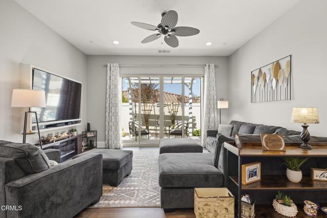 508 Autumn Path Lane, Santa Paula CA: https://media.crmls.org/mediaz/c01f8e4d-b15a-464e-ae9e-ef8991fe5de9.jpg