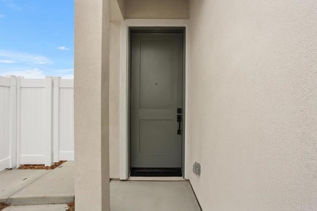 1219 Stonemark place, Vista CA: https://media.crmls.org/mediaz/c02000be-cf9c-4953-8e70-cfeecb7c5d90.jpg