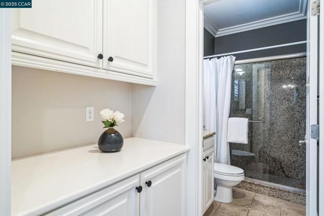 2261 Genoa St, Danville CA: https://media.crmls.org/mediaz/c0206b4a-2f9b-479b-bc64-2df8d3e8bf00.jpg