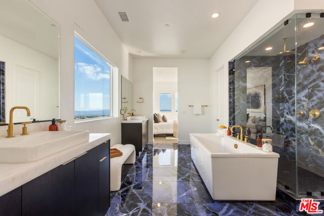 20668 W Hummingbird Court, Porter Ranch CA: https://media.crmls.org/mediaz/c020bee4-d65e-4e3c-9c6a-f472d145a5a3.jpg