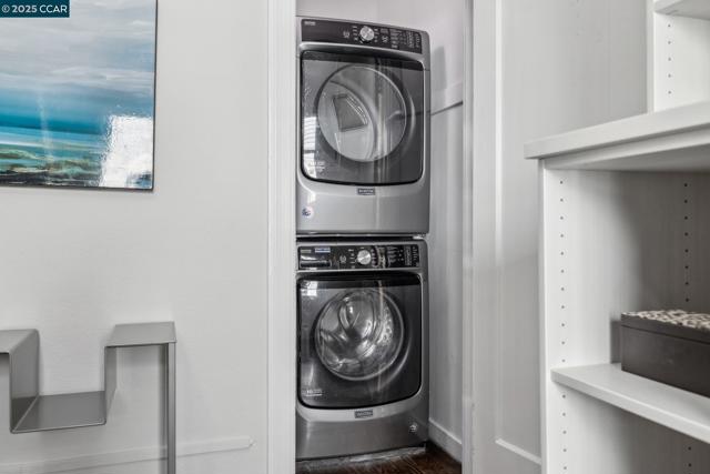3036 Delaware St, Oakland CA: https://media.crmls.org/mediaz/c0214da7-df6e-48d7-a434-22aacbe0956c.jpg