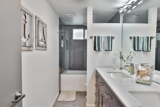 Detail Gallery Image 18 of 30 For 850 C Ave #4,  Coronado,  CA 92118 - 2 Beds | 2 Baths