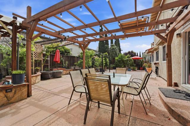 2878 Glen Ascot Way, San Jose CA: https://media.crmls.org/mediaz/c021cdae-6da9-4d39-b3e6-de0f1b921dea.jpg