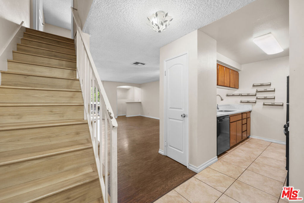 21219 Roscoe Boulevard #211