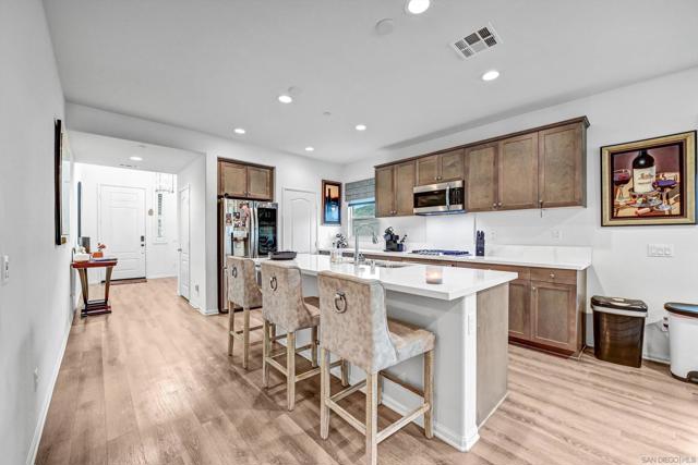 441 Ventasso Way, Fallbrook CA: https://media.crmls.org/mediaz/c022fd4e-c9f9-4802-b542-5eaeb591ac2d.jpg