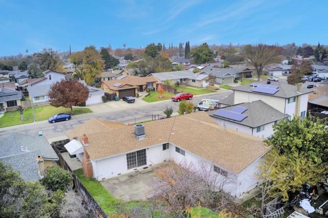 8734 Hermosa Court, Stockton CA: https://media.crmls.org/mediaz/c023496e-26f0-4a23-b221-f49a66129fb7.jpg