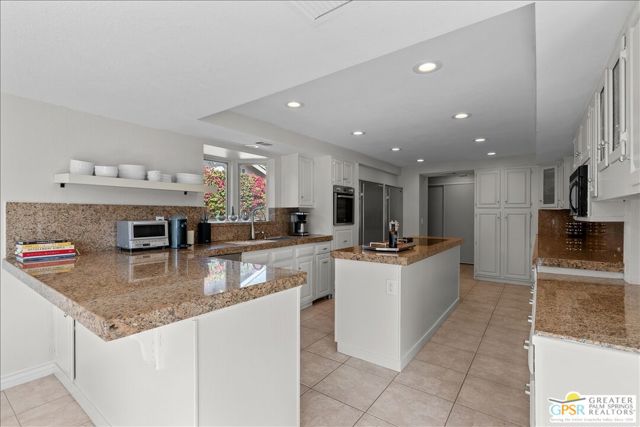 5365 E Cherry Hills Drive, Palm Springs CA: https://media.crmls.org/mediaz/c023911e-cf87-48fd-abbb-c29bc4eda7cf.jpg