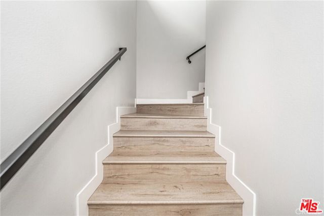 433 W Gage Avenue, Los Angeles CA: https://media.crmls.org/mediaz/c0239342-c120-41af-bdb0-edbfff07c110.jpg