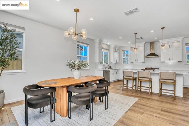 3007 Architect Ct, Vacaville CA: https://media.crmls.org/mediaz/c023d289-2079-4d6e-874c-dfdbc874aabe.jpg
