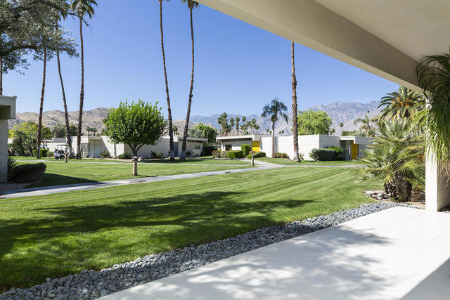 318 Desert Lakes Drive, Palm Springs, CA 92264