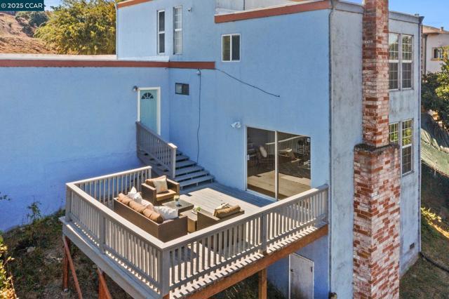 989 Parkside Dr, Richmond CA: https://media.crmls.org/mediaz/c026123a-75a4-4c15-9906-b7f7ee3a47da.jpg