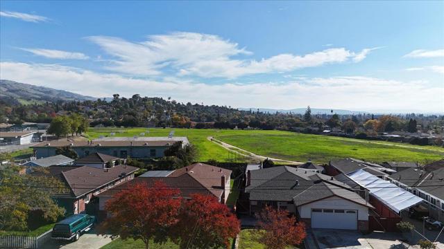 236 S Claremont Avenue, San Jose CA: https://media.crmls.org/mediaz/c0263043-a896-47f6-b108-372410b6a1fd.jpg