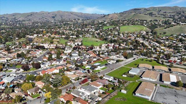 236 S Claremont Avenue, San Jose CA: https://media.crmls.org/mediaz/c02654e3-e719-4332-94ae-dc2a543068c4.jpg