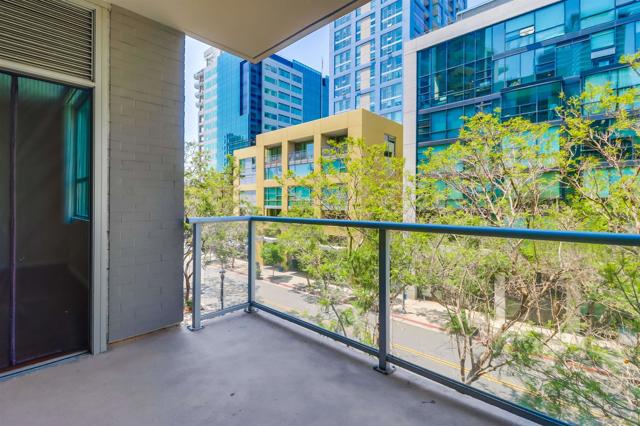 253 10Th Ave, San Diego CA: https://media.crmls.org/mediaz/c0277fe2-5f5a-4eff-a3f3-daeec474e743.jpg
