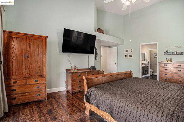 2167 Saint Andrews Ct, Discovery Bay CA: https://media.crmls.org/mediaz/c0279d92-034f-408e-9a72-a629593ae29d.jpg