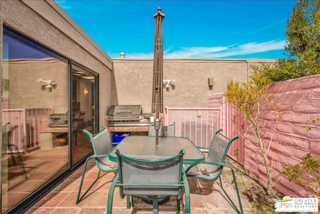 2861 Sundance Circle, Palm Springs CA: https://media.crmls.org/mediaz/c027b42e-b780-41d3-8792-b62afd1323c9.jpg