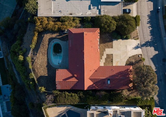 9323 Nightingale Drive, Los Angeles CA: https://media.crmls.org/mediaz/c0281be9-7afb-4e30-9b2a-10b052e51f7f.jpg