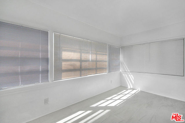 4090 Creed Avenue, Los Angeles CA: https://media.crmls.org/mediaz/c0283572-f635-4963-869e-1579e92c342f.jpg