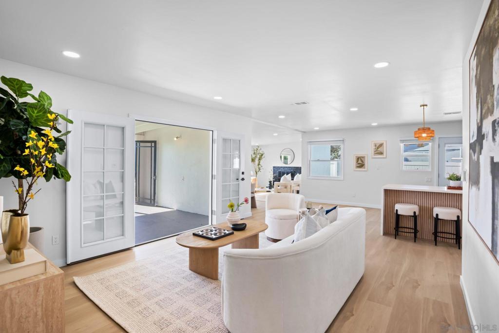 MLS #250043597SD image #17