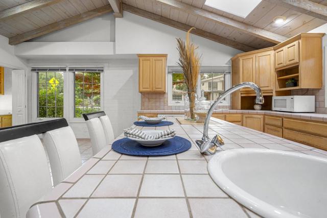 3691 Laguna Avenue, Palo Alto CA: https://media.crmls.org/mediaz/c0287150-f997-42ed-bd25-c3b7b9bc47e0.jpg