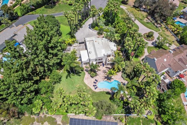 1203 Caminito Graciela, Encinitas CA: https://media.crmls.org/mediaz/c02890bd-571e-4355-9917-369f74350492.jpg
