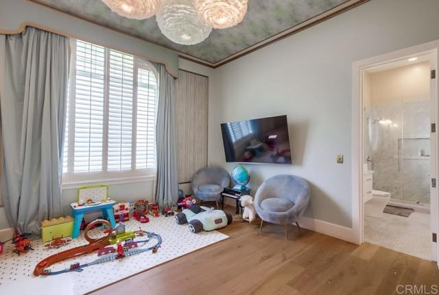 Image 33 of 75 For 7396 Turnberry Court