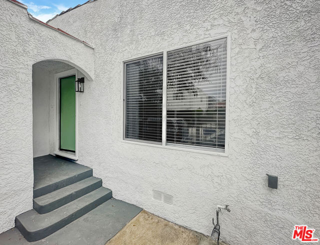 1812 Longwood Avenue, Los Angeles, California 90019, ,Multi-Family,For Sale,Longwood,24400945