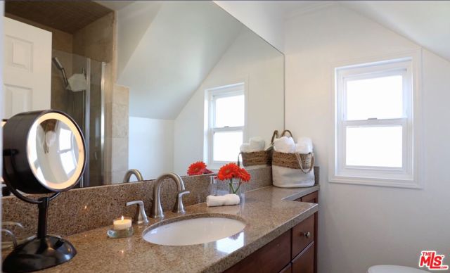 3950 Ocean Drive photo 8