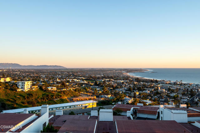 818 Caliente Lane, Ventura CA: https://media.crmls.org/mediaz/c02993fe-a4da-4a4c-9ff3-a54131b8a264.jpg