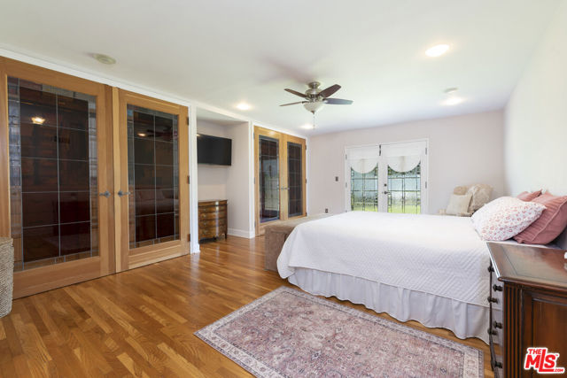 4981 Noeline Avenue, Encino CA: https://media.crmls.org/mediaz/c02a798d-96f4-449c-9454-8299bc728edf.jpg