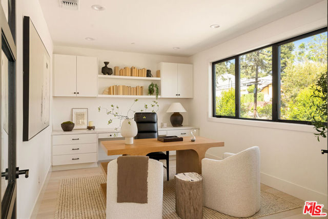 1615 N Coronado Street, Los Angeles CA: https://media.crmls.org/mediaz/c02a9689-b41a-446a-b8d6-54ed3e88f329.jpg